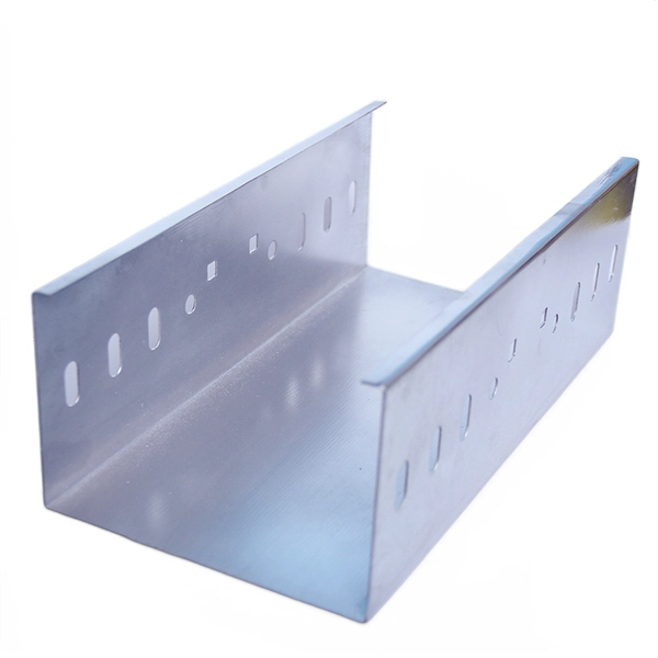 Grounding of the reinforcing core of the optical distribution box