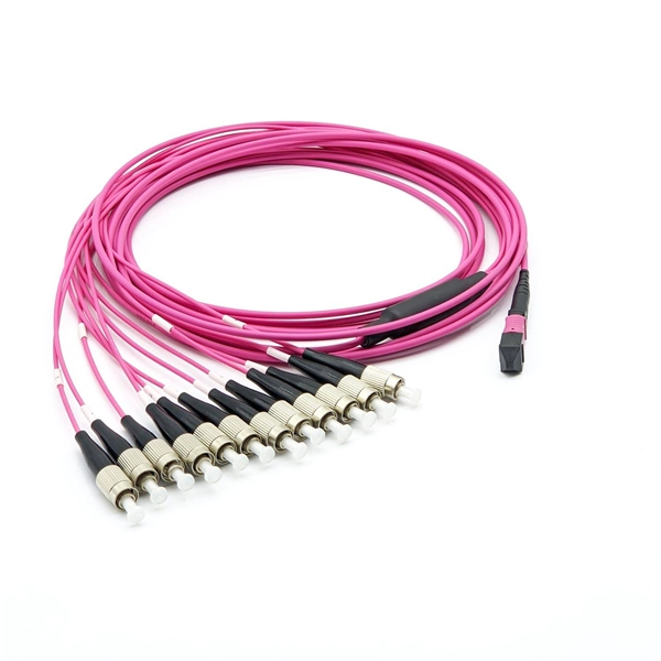 Can a fiber optic transceiver be directly connected to a PoE switch port 